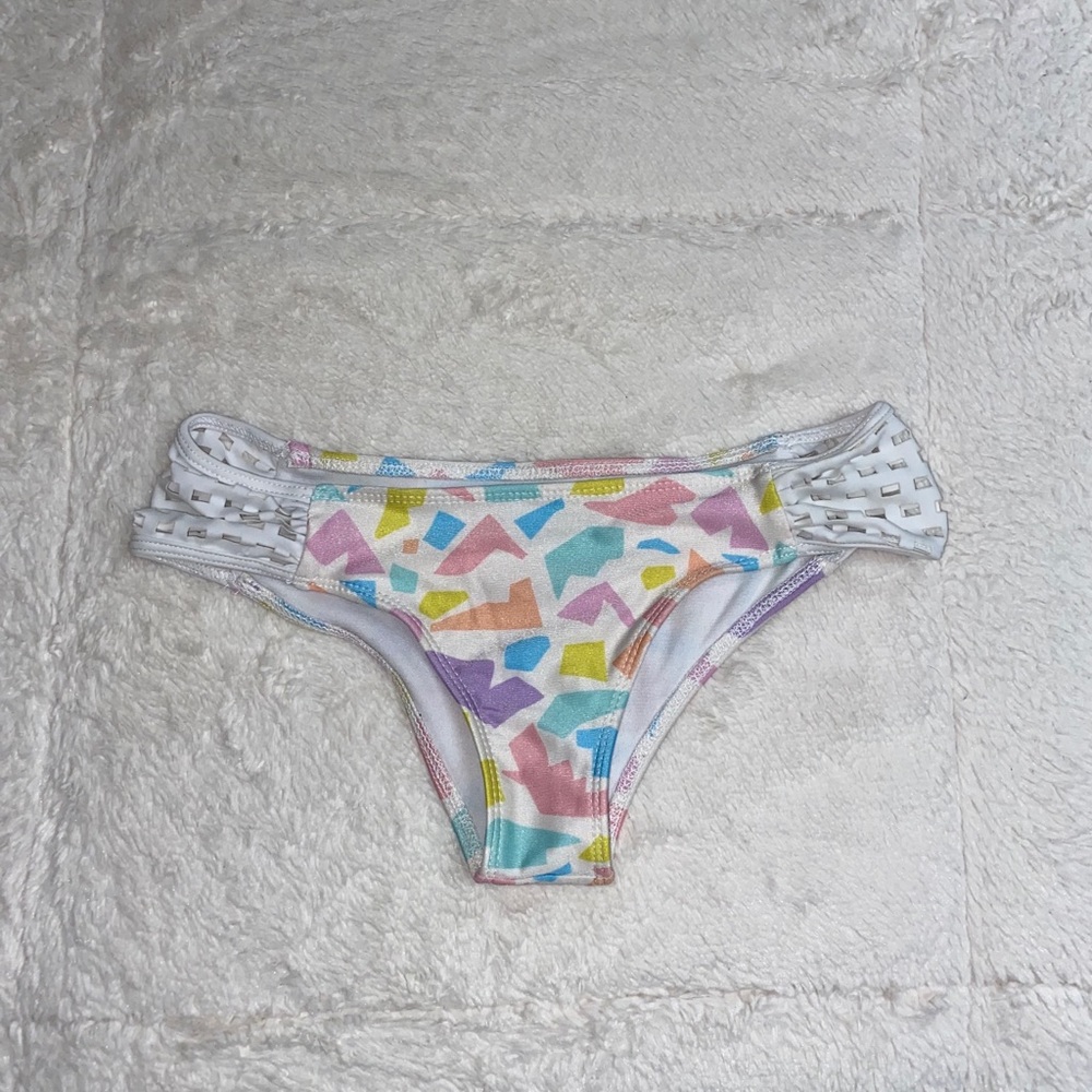Beach Riot Bikini Bottoms 👙 - Picture 3 of 8